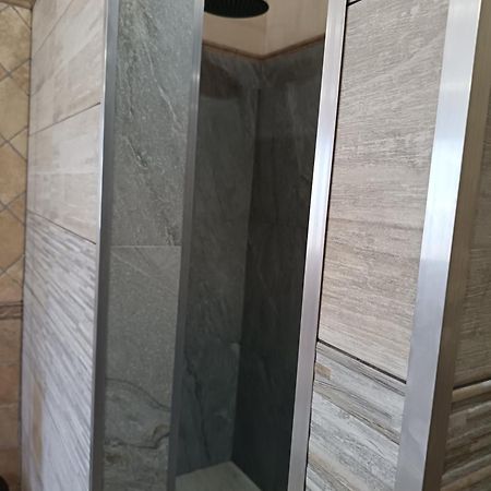 B&B Il Rifugio Del Lupo - E6721 Paringianu Ngoại thất bức ảnh